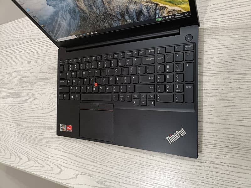 Lenovo Thinkpad E15 Ryzen 7 4700U 8 cores 2gb dedicated graphics 15.6 3