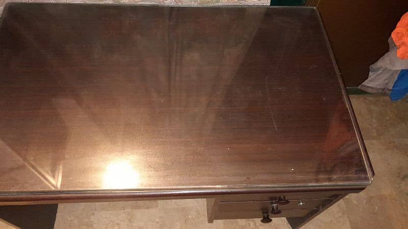 wooden table brown color heavy mirror weight 3