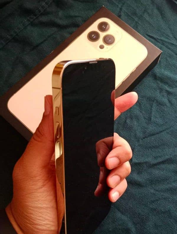 iphone 13 pro max gold 256 GB Factory unlocke 9