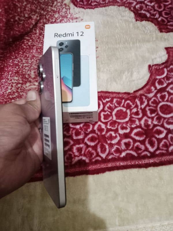 REDMI 12      8/128 4