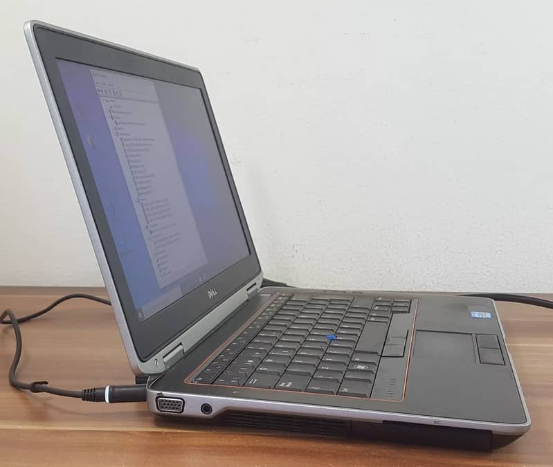 Dell Latitude e6320 Core i7 2nd Gen Laptop - 4GB RAM - 500GB HDD 2