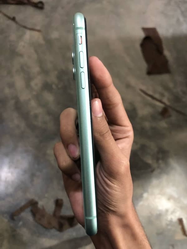 iPhone 11 128 GB factory unlocked non pta 1