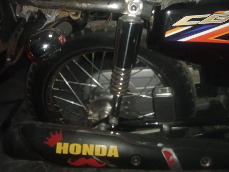 assalamoalaikum Honda 125 17 modal ha 18 ka nmbar arjant sell krna ha 0