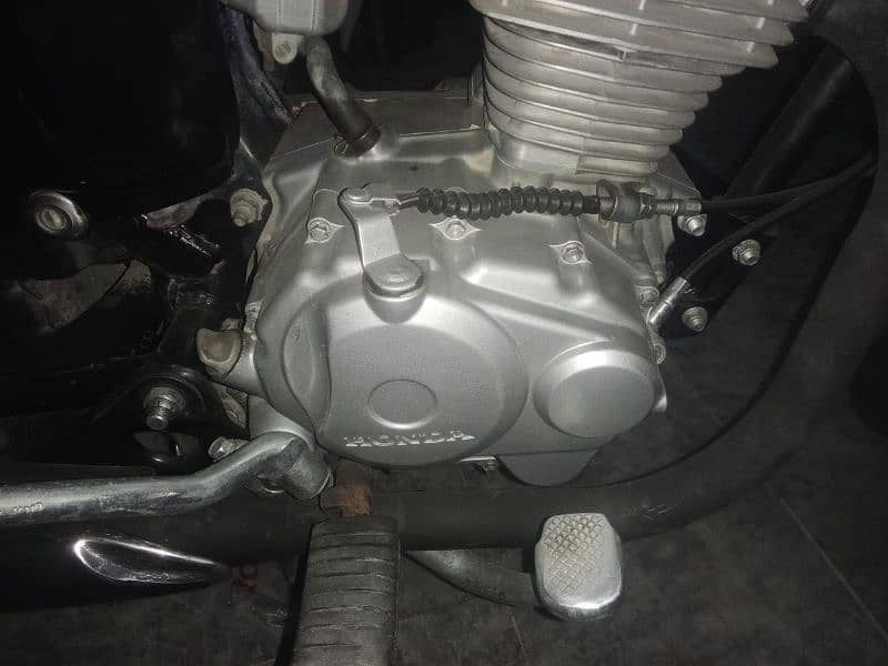 assalamoalaikum Honda 125 17 modal ha 18 ka nmbar arjant sell krna ha 7