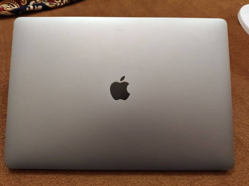 Macbook pro 1