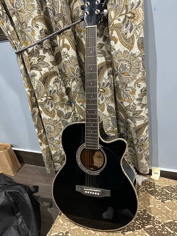 Chords acoustic guitar for sale in mint condition 7