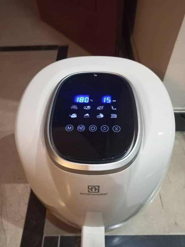 Smith+Nobel Air Fryer 0