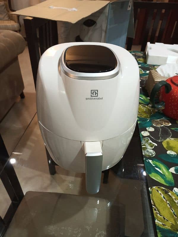 Smith+Nobel Air Fryer 3