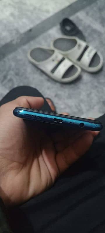 realme 3 5