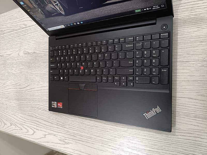 Lenovo Thinkpad E15 Ryzen 7 5700U 8 cores 4gb dedicated graphic 15.6 4