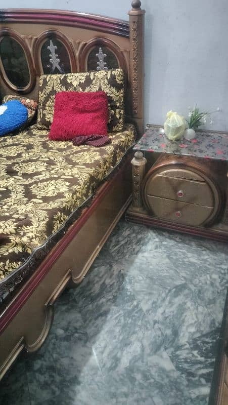 bed dressing and side table 3