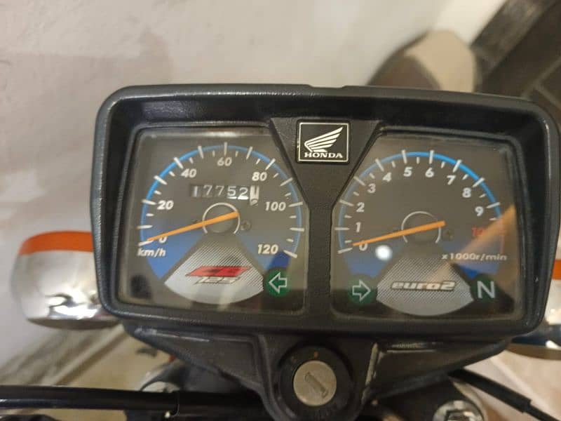 Honda CG 125 like New 7