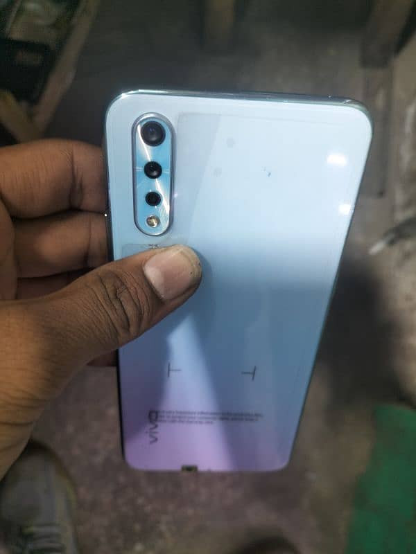 vivo s1 8. . . 256 with box 4