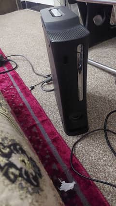 XBOX 360 E 128 GB