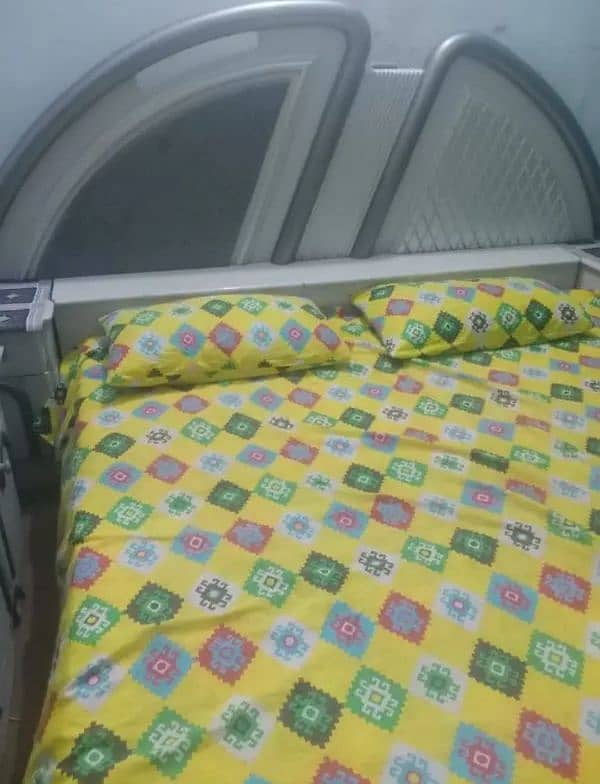 complete bed set for urgent sale 3