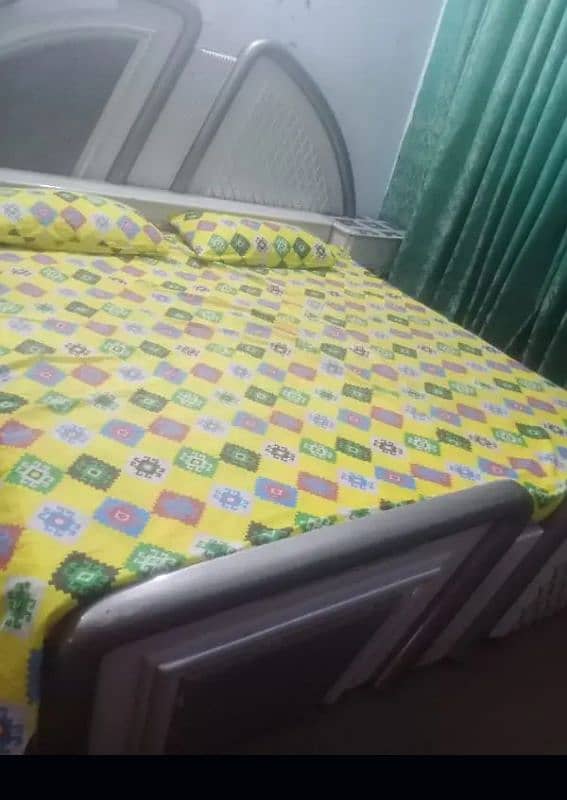 complete bed set for urgent sale 4