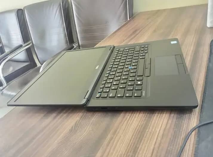 High-Performance Dell Latitude 5480 – i5 6th Gen, 8GB RAM, 256GB SSD 9