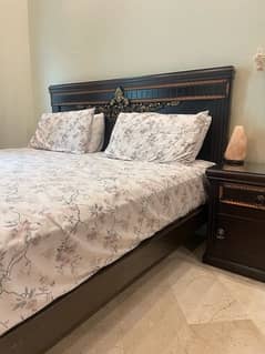 wooden bed set with accessories