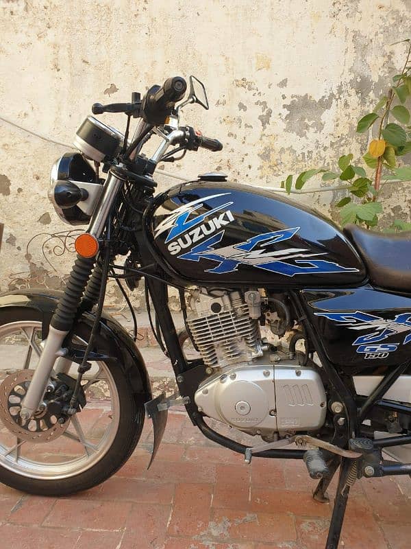 Suzuki GS 150 2