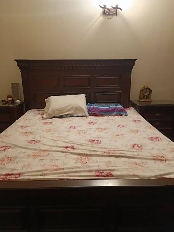 branded bed made in Gujrat few months used 4