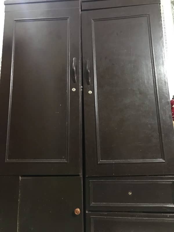 Double door wooden Wardrobe 2