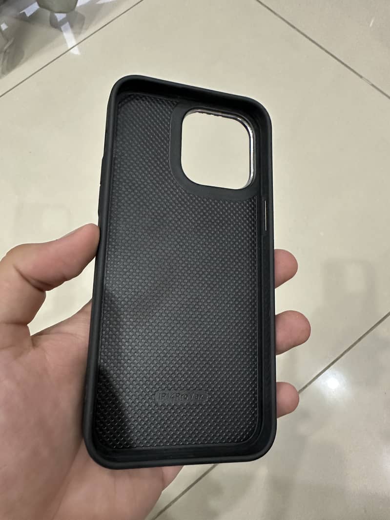 iPhone 14 Pro Max cover 3