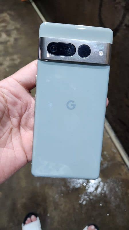 Google pixel 7pro 128- Hazel Colour 1