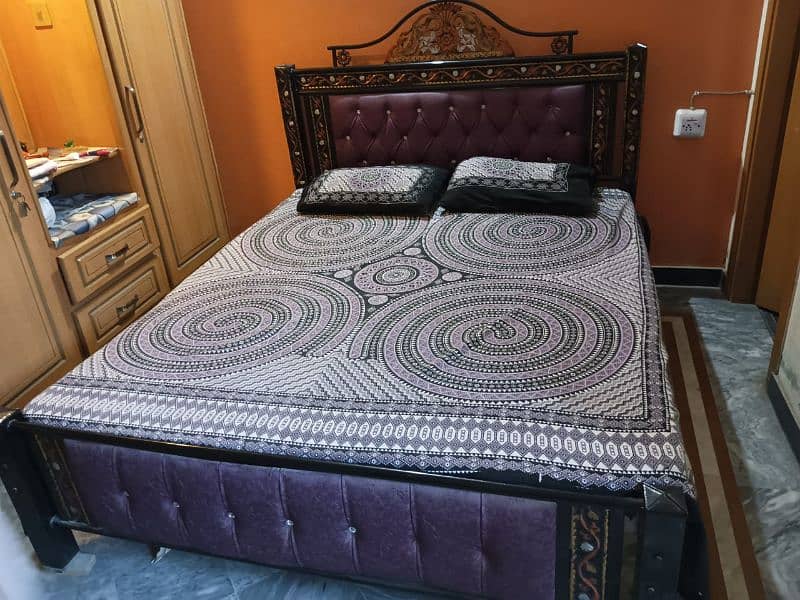 queen size bed with mattress 0