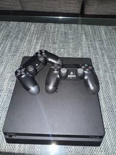 ps4 slim with 2 controller