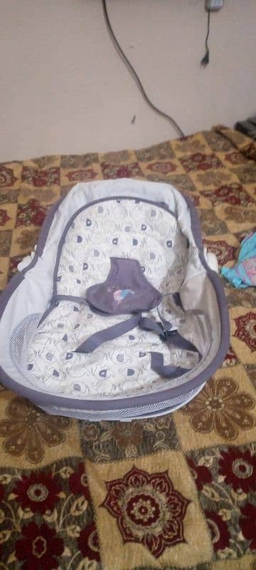 swing bassinet 3