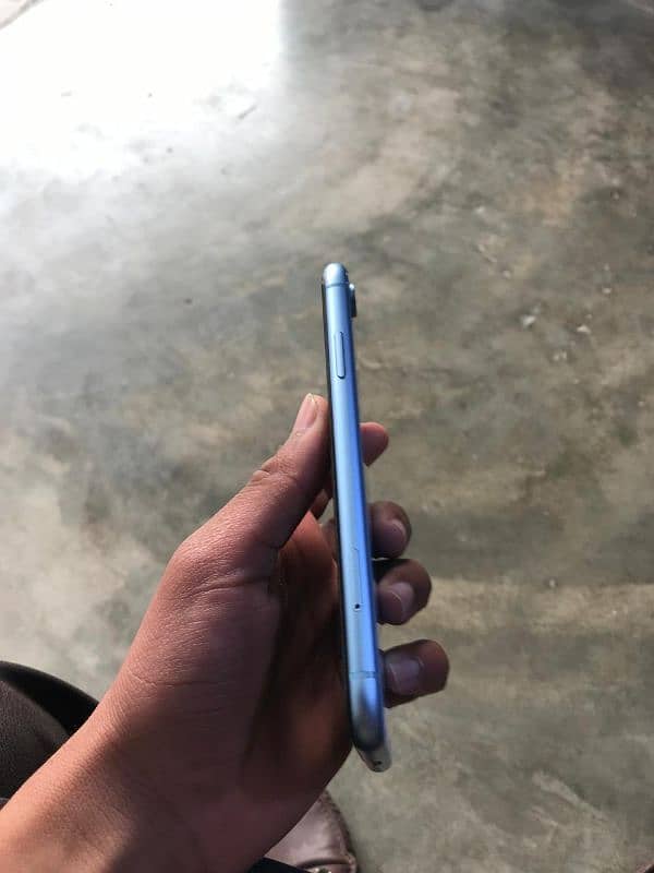 Apple IPhone XR Blue Diamond Color For Sale 2