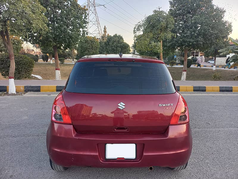 Family-used Suzuki Swift Car in Excellent Condition 1