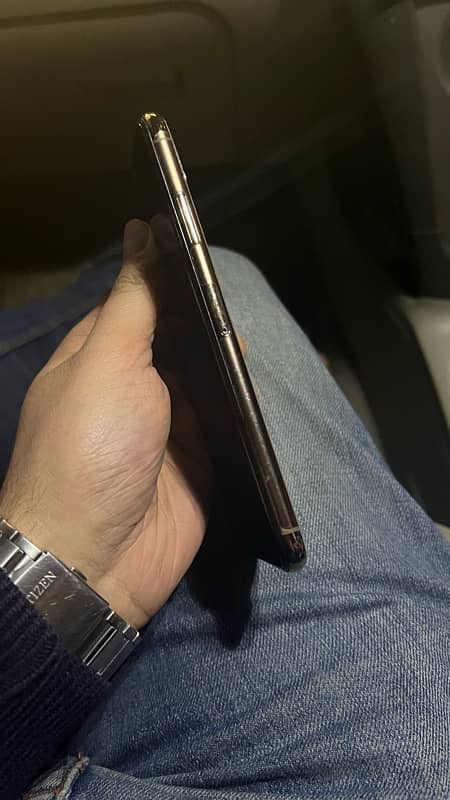 Iphone Xs max 256 GB Gold PTA approved 4