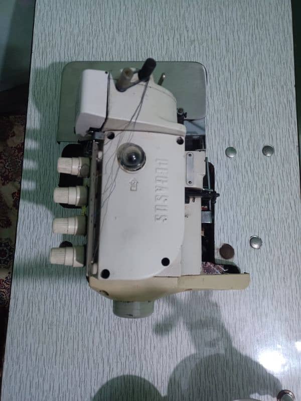 pegasus overlock machine + sarvo motor 3