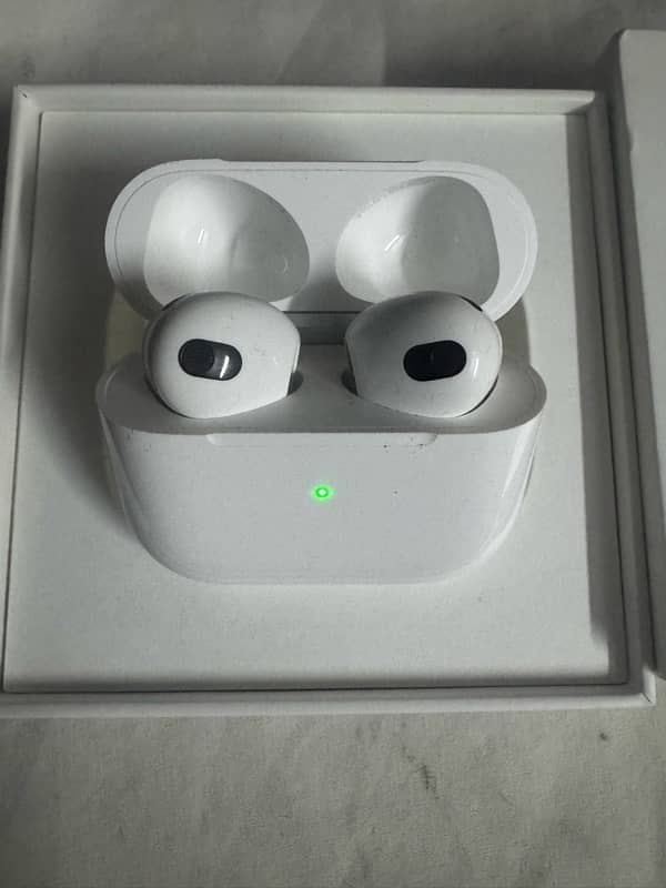 Apple Airpods 3rd Generation original 1