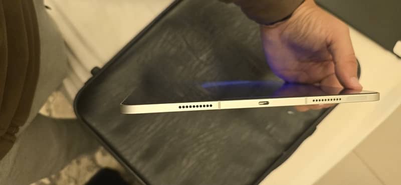 iPad Pro 6th generation (12.9 inches) 5