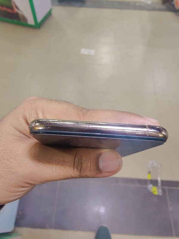 Xs Max ,Good condition Batter Health 82 3