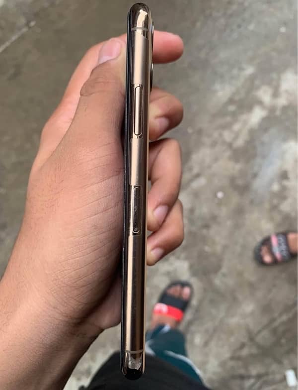 iPhone 11pro non pta 64gb 2 month sim time 4