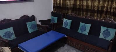 6 seater sofa set of pure wood in neat condition