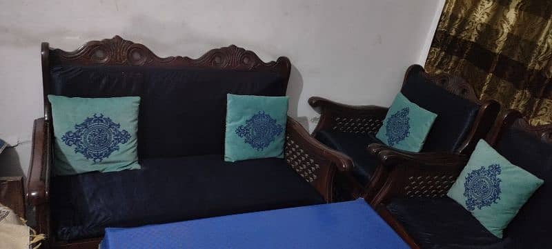 6 seater sofa set of pure wood in neat condition 1