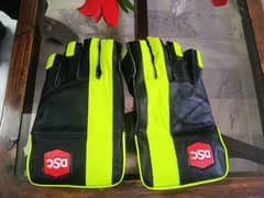 WICKET KEEPING GLOVES