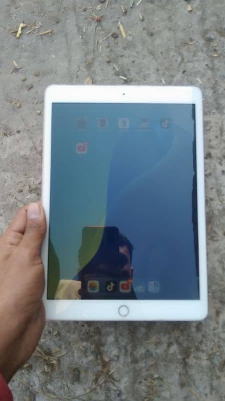 ipad 8th ganrashan 0