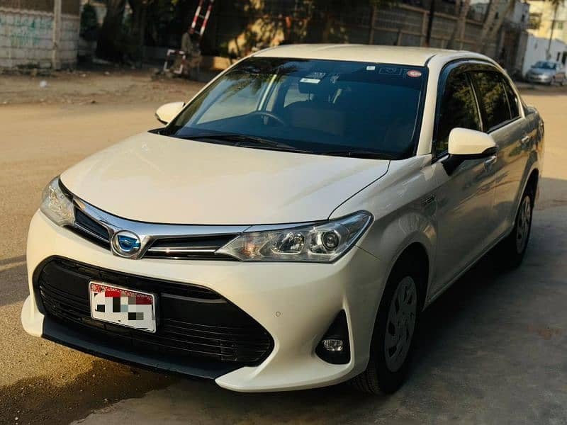 Toyota Corolla Axio 2018 reg 2022 hybrid 8