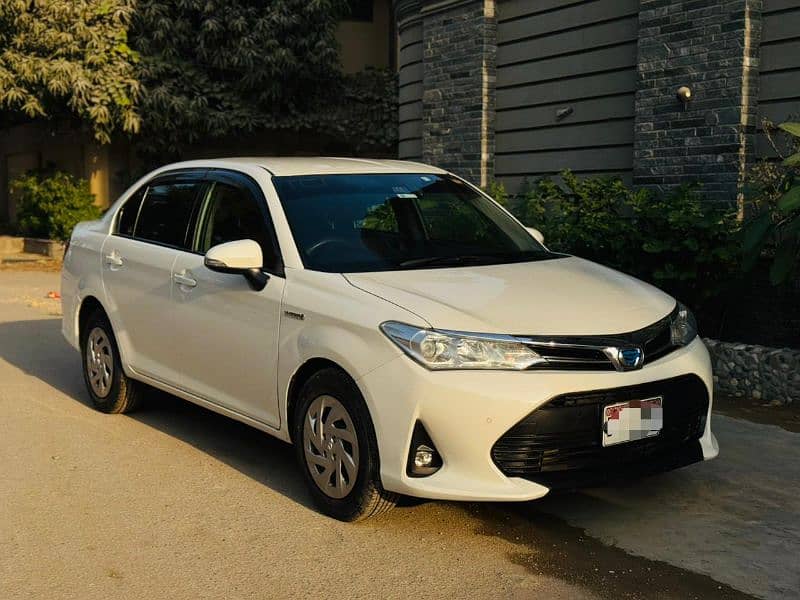 Toyota Corolla Axio 2018 reg 2022 hybrid 10