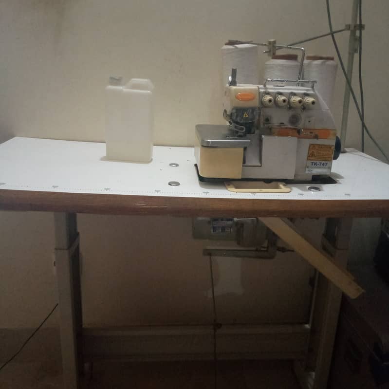 Overlock + pico machine for urgent sale 0