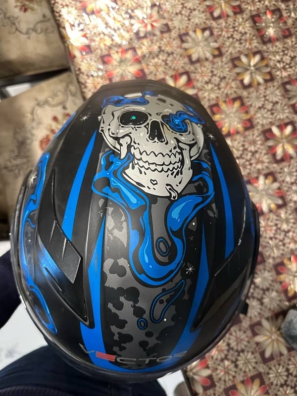 vector skull helmet 1