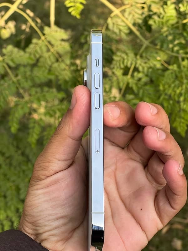 Iphone 14 pro Silver colour PTA Approved | 256 GB 2