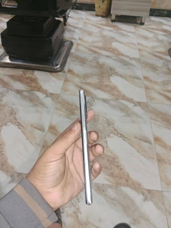 Redmi note 10 pro5G used 4 64GB non pta 1