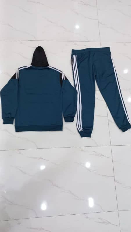 Adidas tracksuit (L) 4