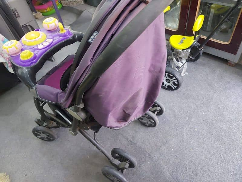 New condition pram for sale 2